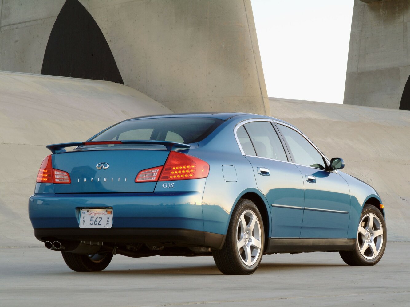 Infiniti G, III, 2002–2007, Седан: Вид сзади в три четверти