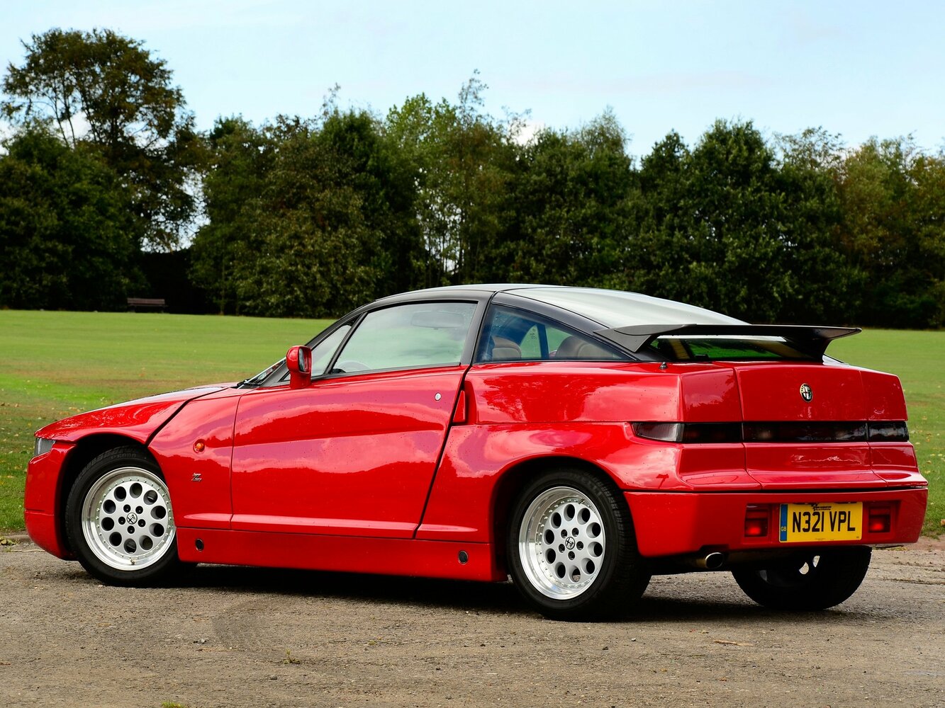 Alfa Romeo SZ, , 1989–1991, Купе: Вид сзади в три четверти