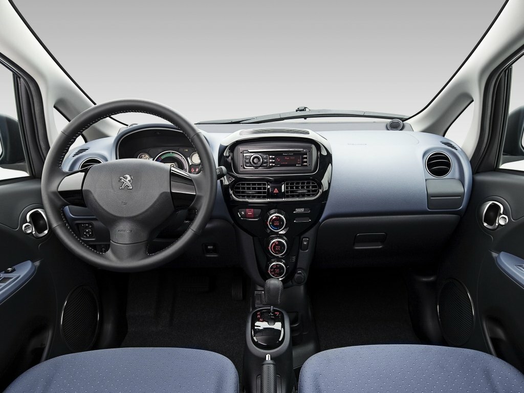 Peugeot iOn, , 2010–2020, Hatchback 5 door: Dashboard
