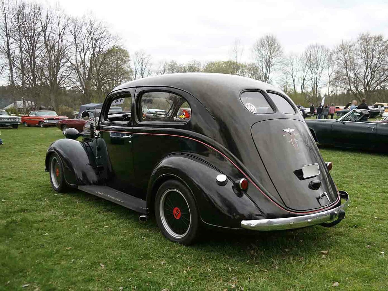 Plymouth De Luxe, I, 1933–1942, Седан 2 дв.: Вид сзади в три четверти