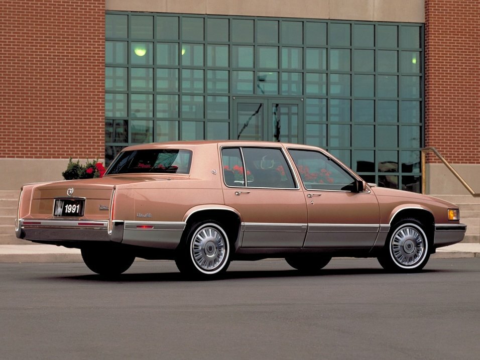 Cadillac DeVille, VI, 1985–1993, Седан: Вид сзади в три четверти