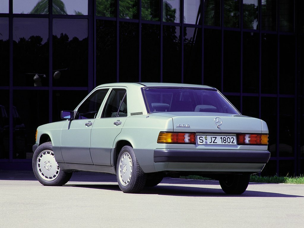 Mercedes-Benz 190 (W201), , 1982–1993, Седан: Вид сзади в три четверти
