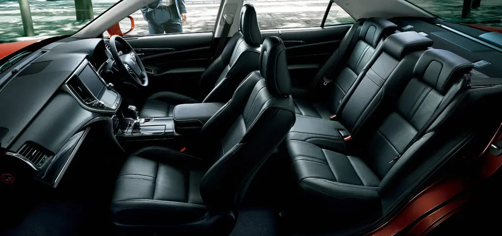 Toyota Crown, 14 поколение, S210, рестайлинг, Седан, Япония, 10.2015 - 05.2018: фото поколения 12