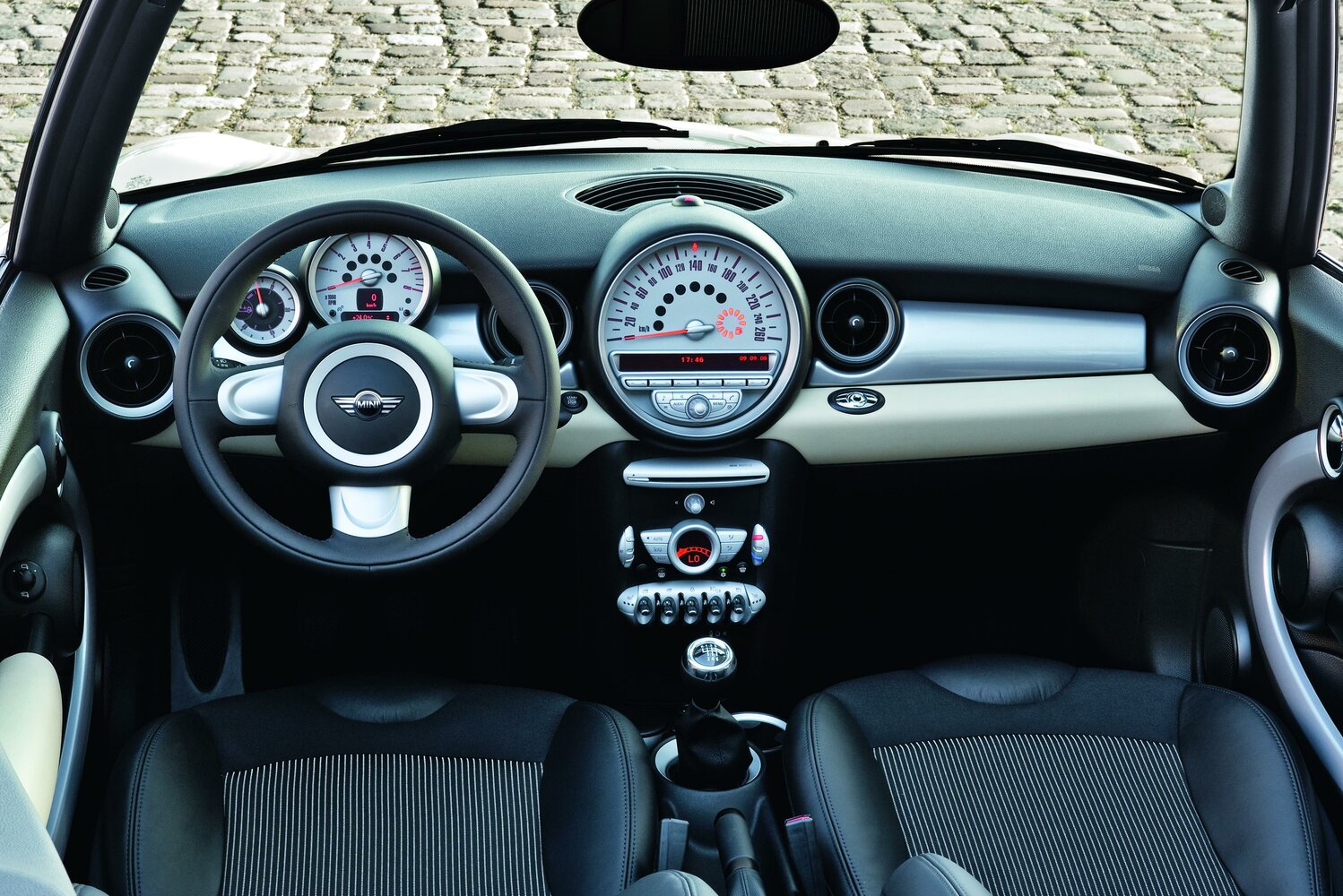 MINI Cabrio, II, 2008–2010, Convertible: Dashboard