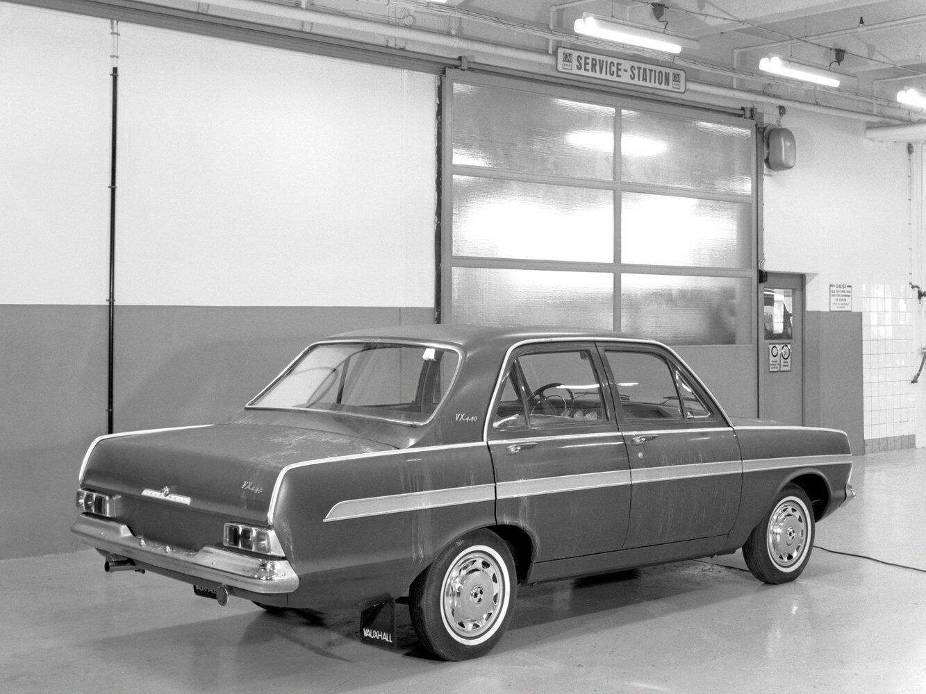 Vauxhall Victor, FC, 1963–1967, Седан: Вид сзади в три четверти