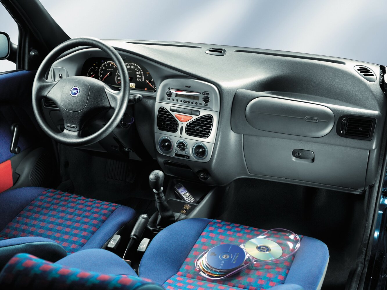Fiat Strada, I Рестайлинг, 2001–2005, Пикап Одинарная кабина: Передняя панель