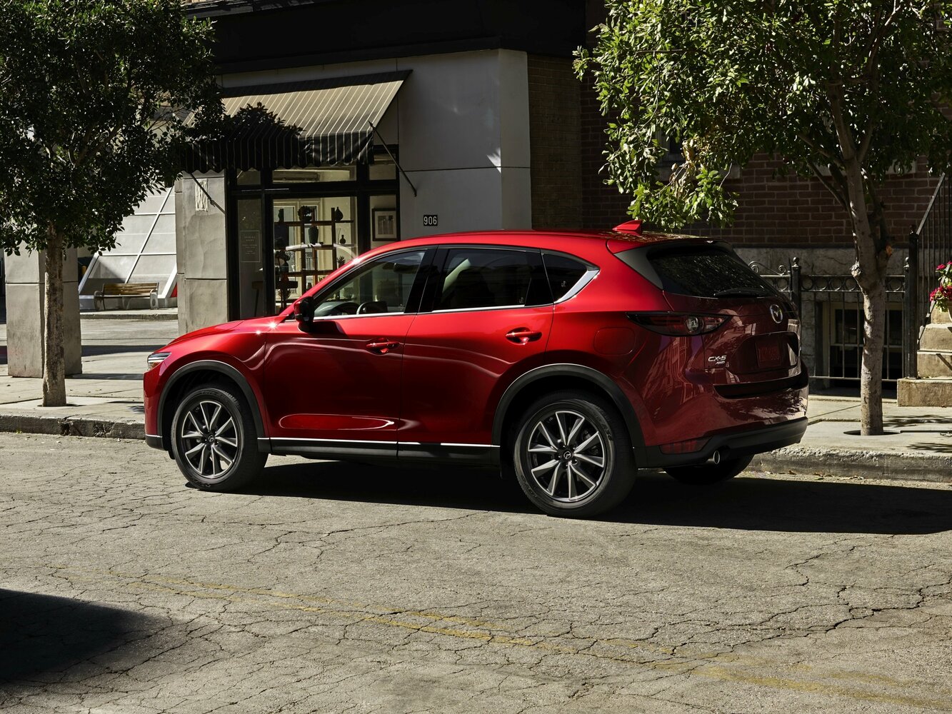 Mazda CX-5, II, 2017–2022, Внедорожник 5 дв.: Вид сзади в три четверти