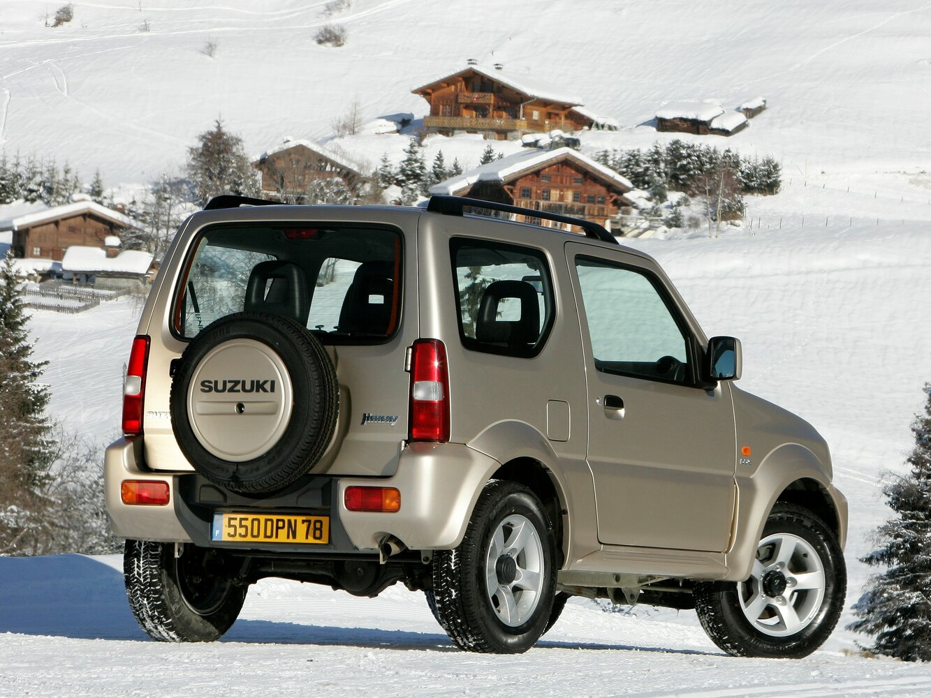 Suzuki Jimny, III Рестайлинг 1, 2005–2012, Внедорожник 3 дв.: Вид сзади в три четверти