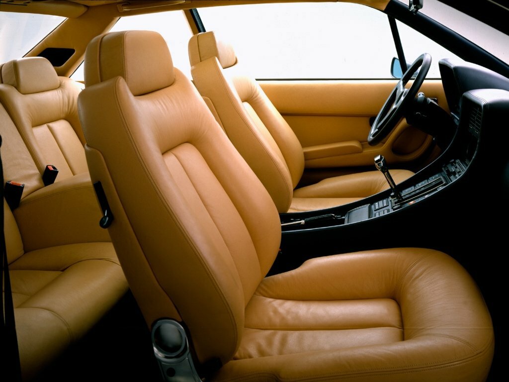 Ferrari 412, , 1985–1988, Купе: Передняя часть салона