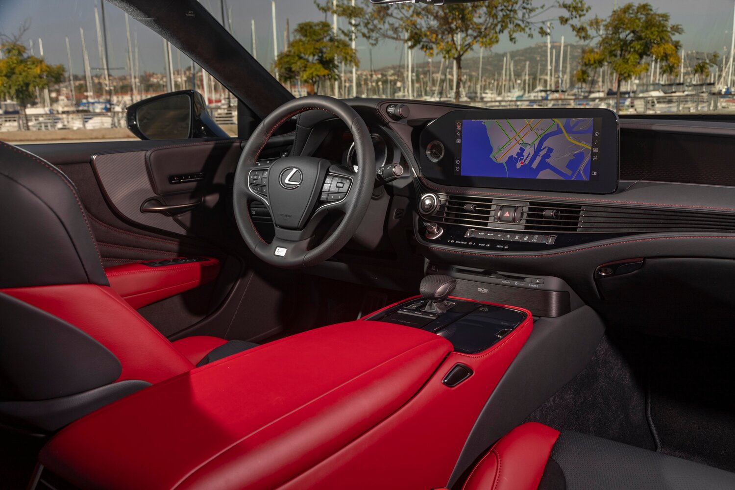 Lexus LS, V Рестайлинг, 2021–2026, Седан: Передняя часть салона