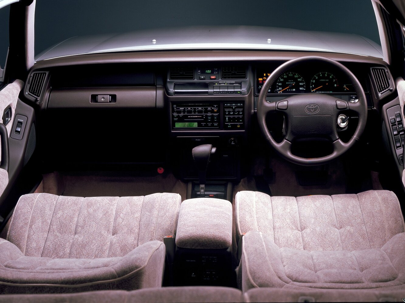 Toyota Crown, IX (S140), 1991–1995, Estate 5 door: Dashboard