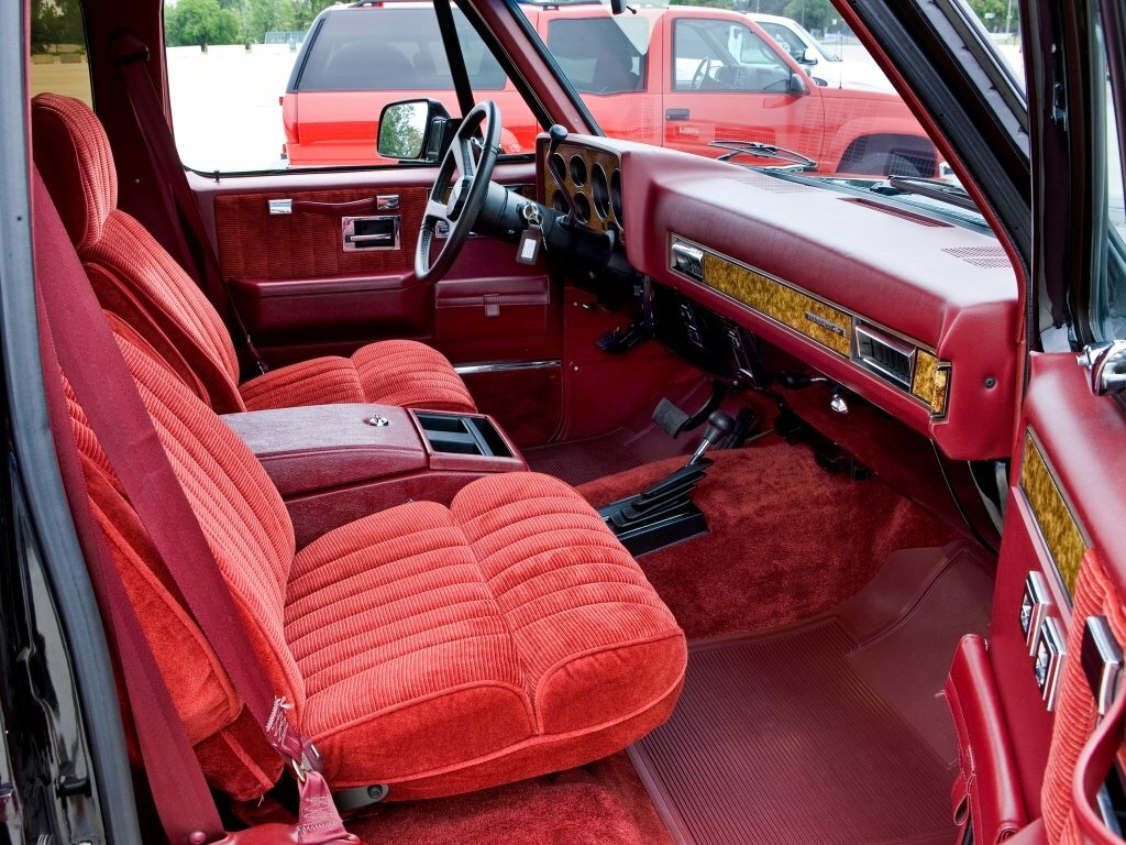 Chevrolet Suburban, VII, 1973–1991, Внедорожник 5 дв.: Передняя часть салона