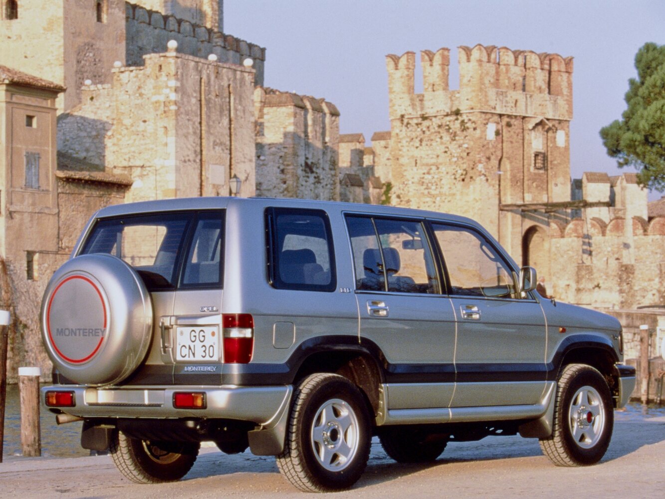 Opel Monterey, A, 1992–1998, Внедорожник 5 дв.: Вид сзади в три четверти