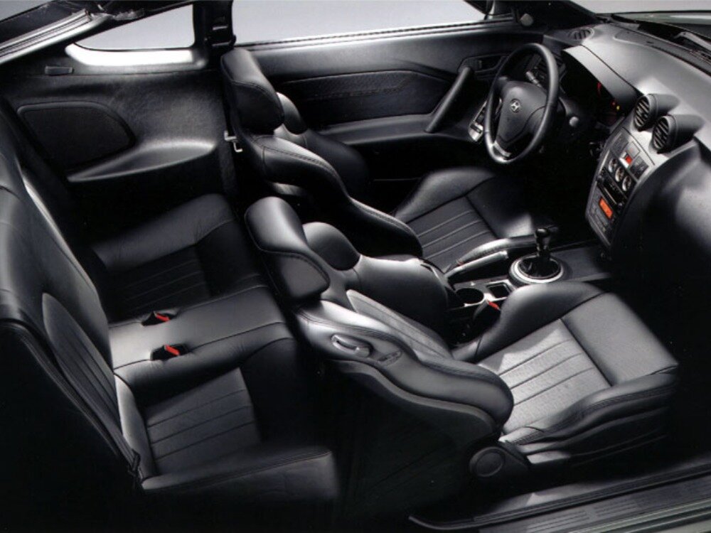Hyundai Coupe, II (GK), 2002–2007, Купе: Передняя часть салона