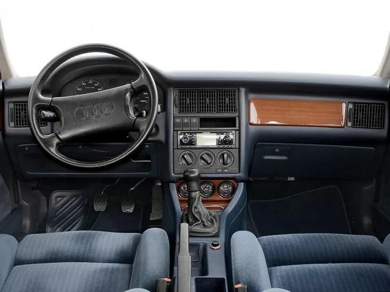 Audi Coupe, II (B3) facelift, 1991–1996, Coupe: Dashboard