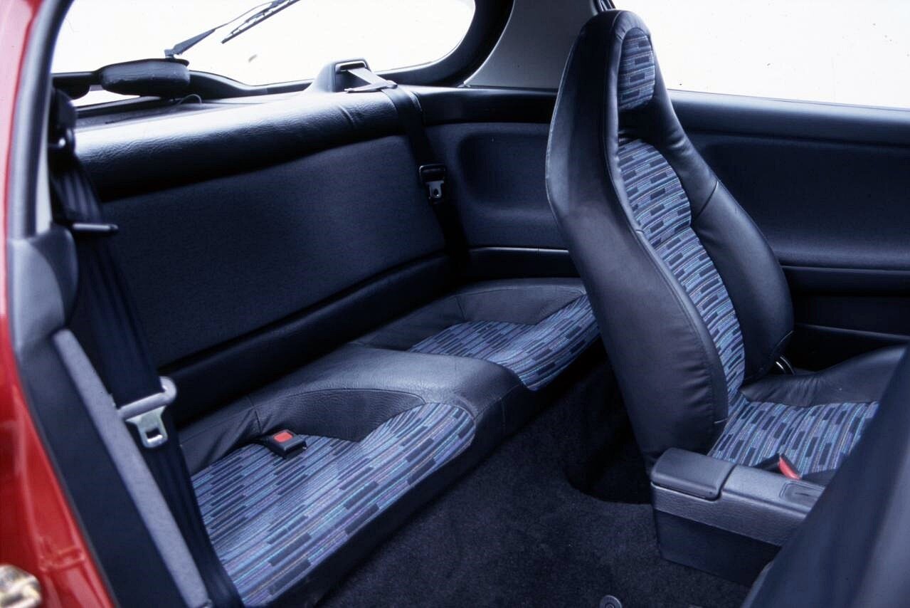 Mazda Eunos Presso, , 1991–1998, Coupe: Rear cabin