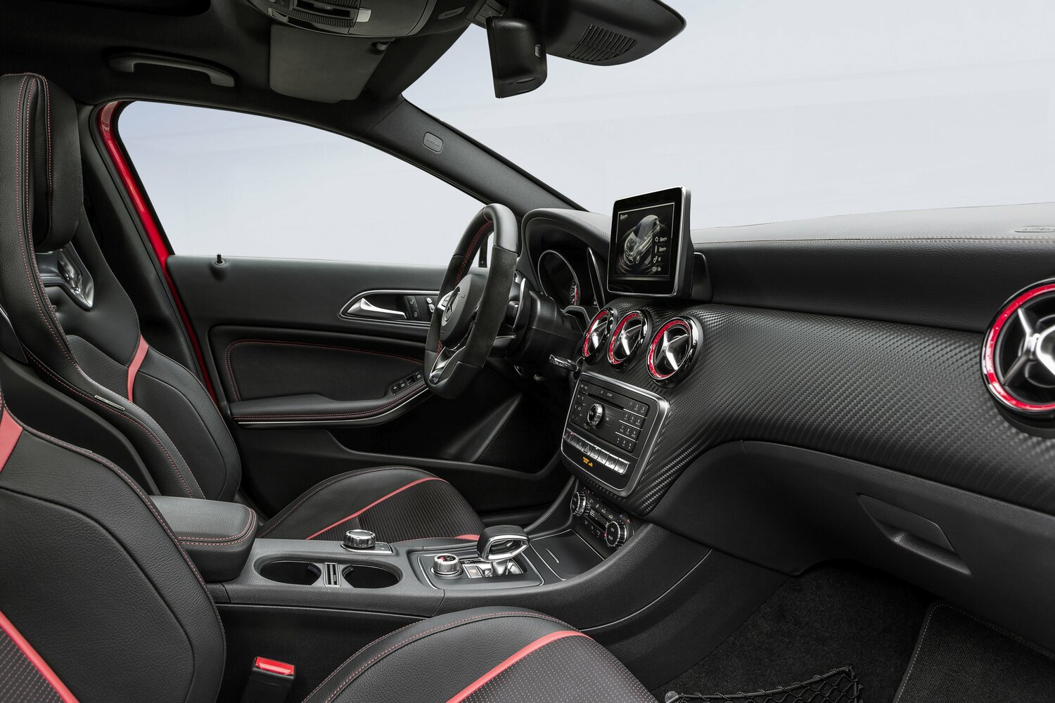 Mercedes-Benz A-Класс AMG, I (W176) Рестайлинг, 2015–2018, Хэтчбек 5 дв.: Передняя часть салона