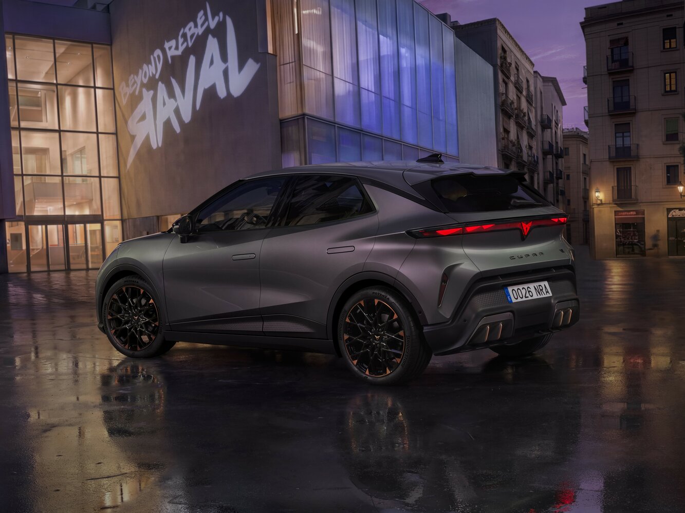 Cupra Raval, , 2026–2026, Хэтчбек 5 дв.: Вид сзади в три четверти
