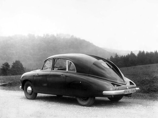 Tatra T600, , 1946–1952, Фастбек: Вид сзади в три четверти