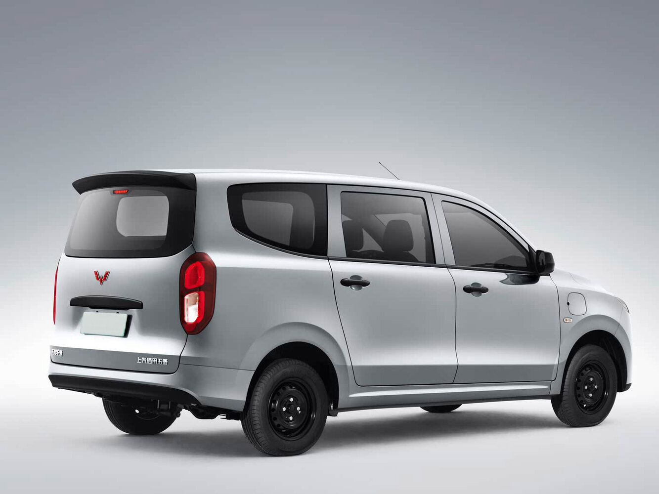 Wuling Hongguang, , 2024–2026, Компактвэн: Вид сзади в три четверти