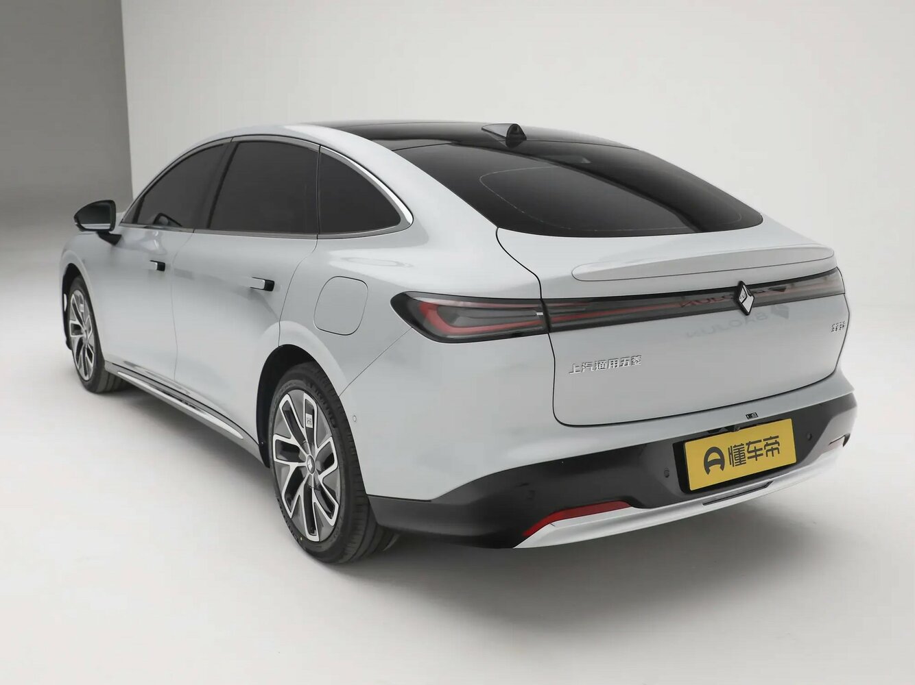 Baojun Xiangjing, , 2025–2026, Hatchback 5 door PHEV: Rear three-quarter view