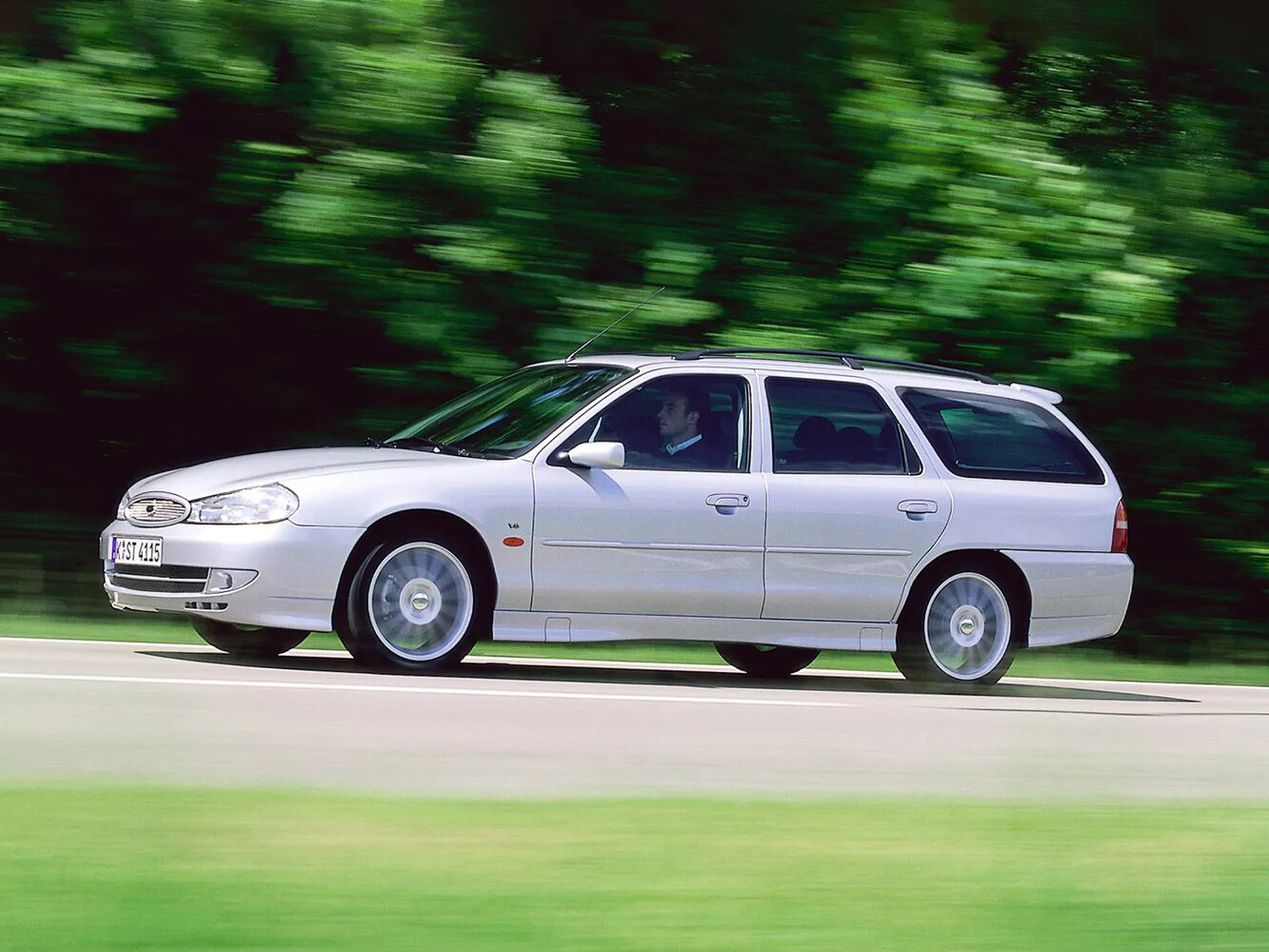 Ford Mondeo ST, II, 1999–2001, Estate 5 door: Side view