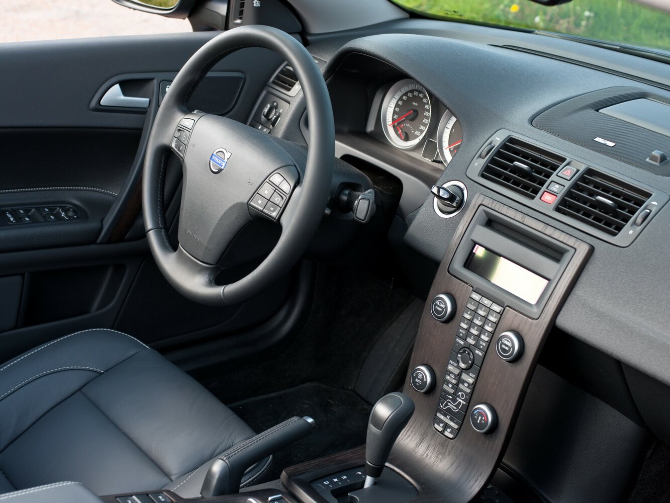 Volvo C70, II facelift, 2009–2013, Convertible: Front cabin