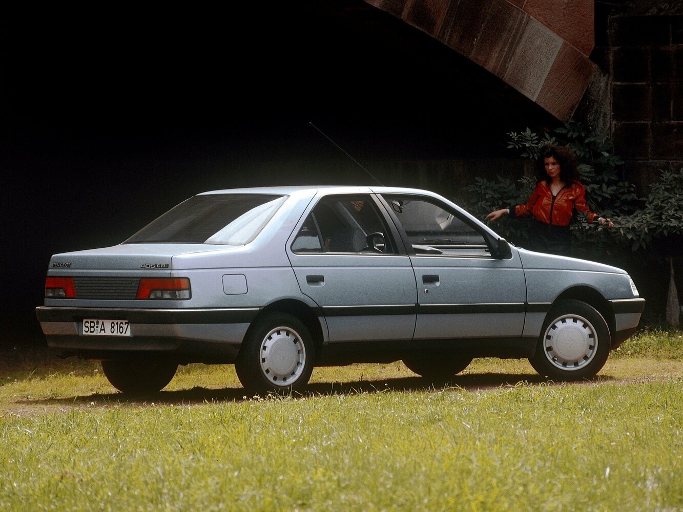 Peugeot 405, , 1987–2014, Sedan: Rear three-quarter view