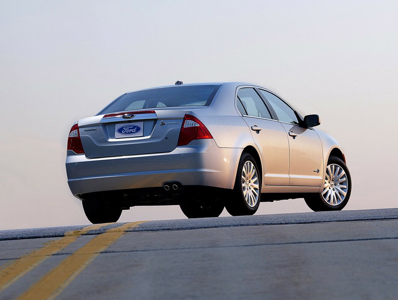 Ford Fusion (North America), I Рестайлинг, 2009–2012, Седан: Вид сзади в три четверти