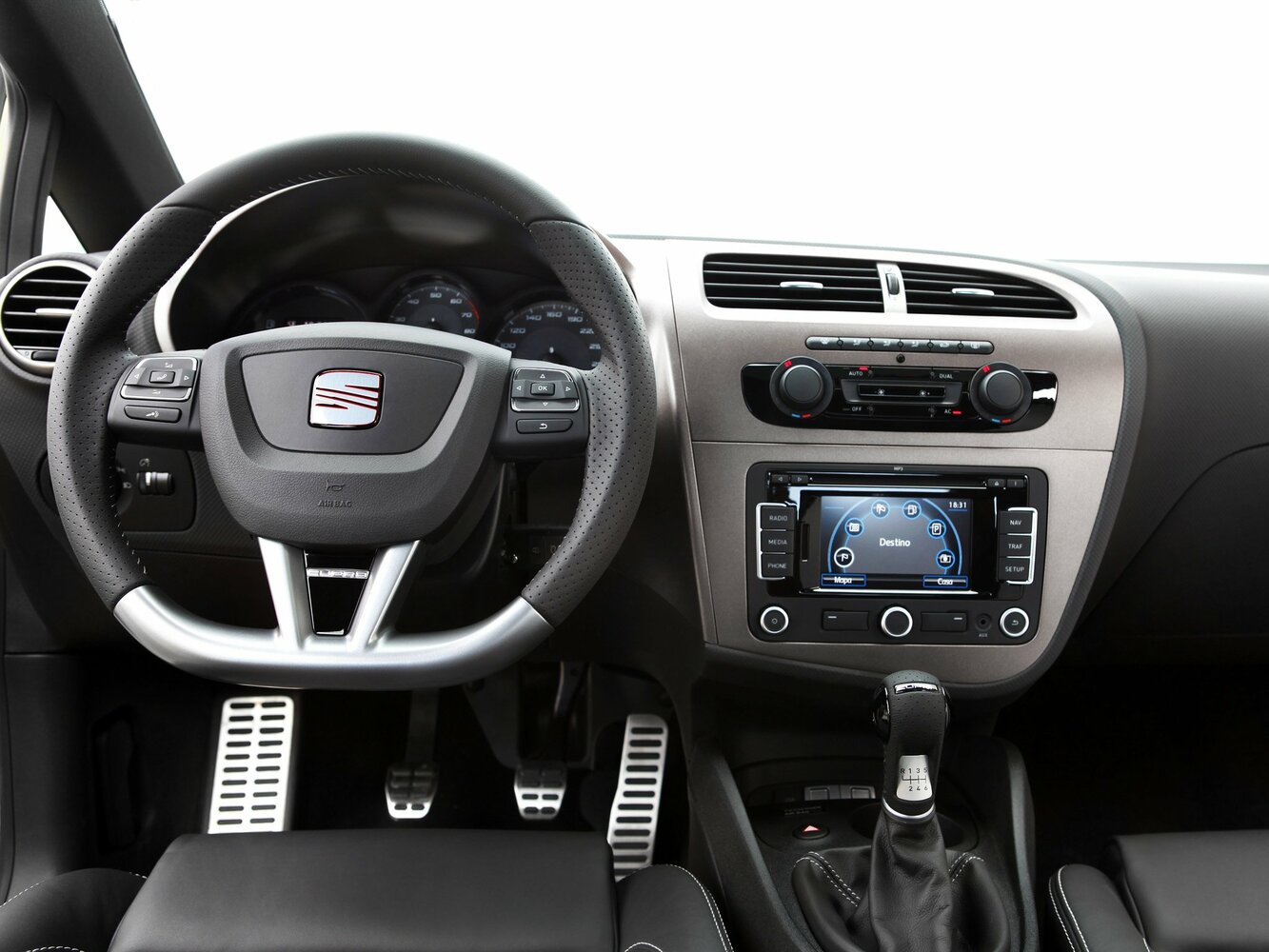 SEAT Leon Cupra, II facelift, 2009–2012, Hatchback 5 door: Dashboard