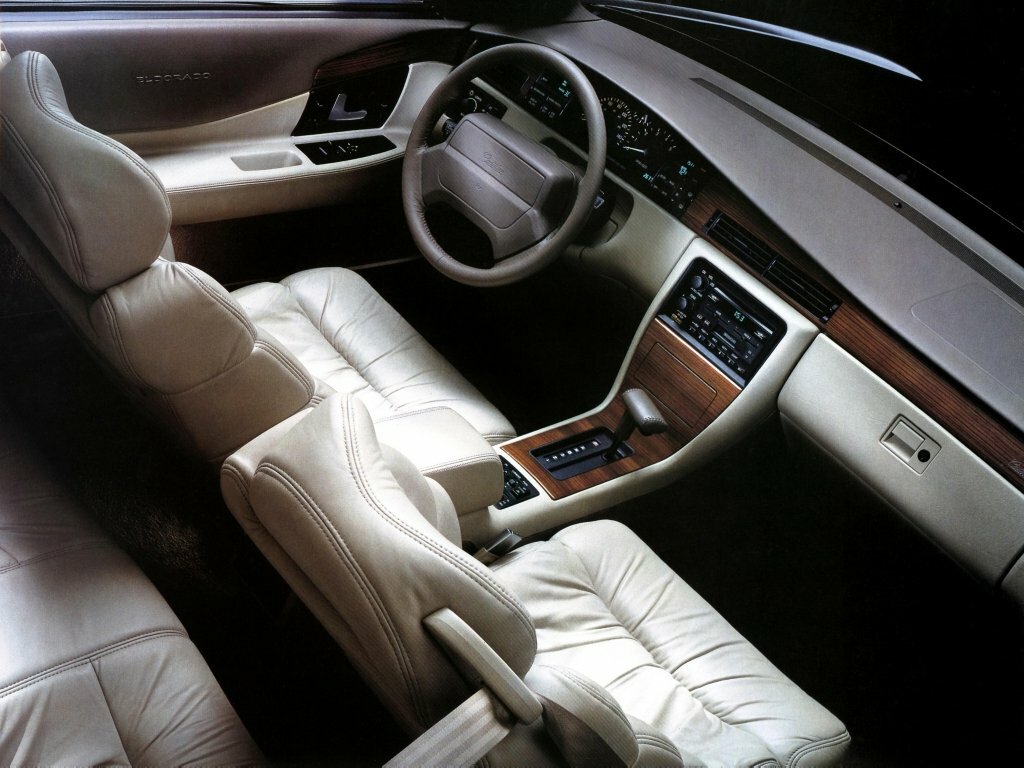 Cadillac Eldorado, X, 1992–2002, Купе: Передняя часть салона