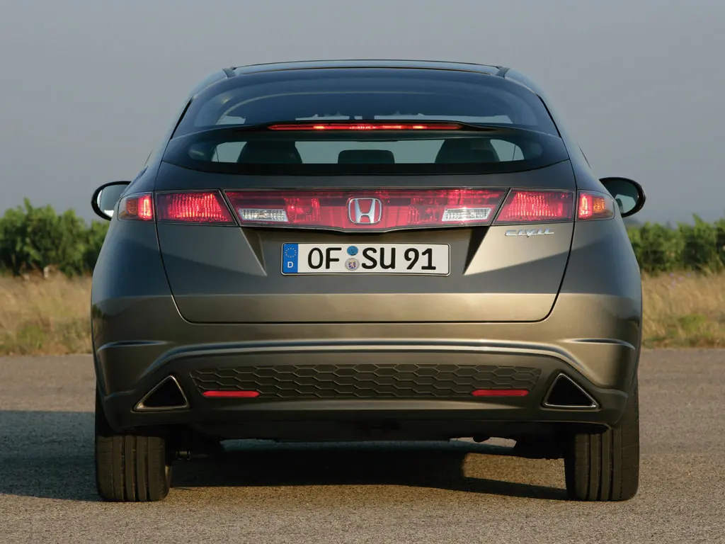 Honda Civic, 8 поколение, FK, FN, Хэтчбек 5 дв., Россия, 09.2005 - 04.2009: фото поколения 4