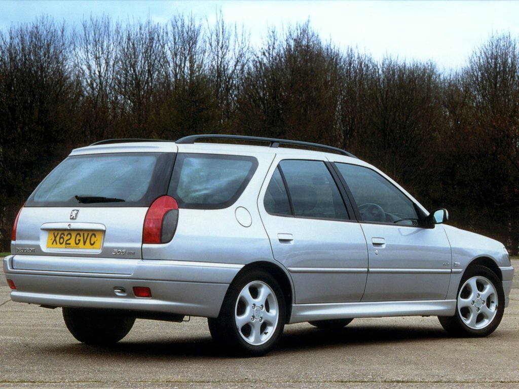 Peugeot 306, , 1993–2002, Универсал 5 дв.: Вид сзади в три четверти