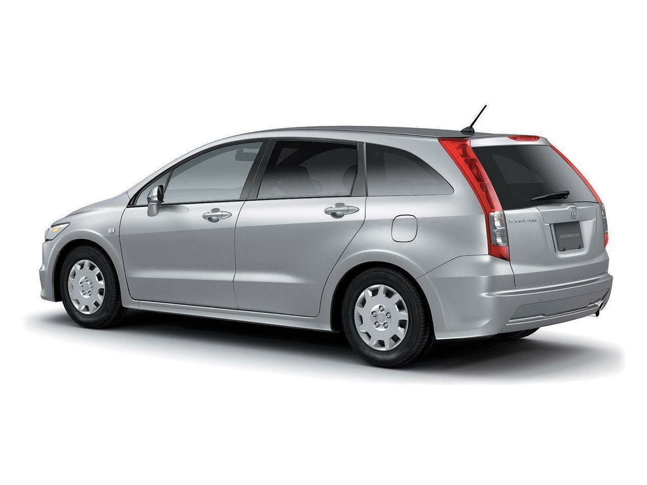 Honda Stream, II, 2006–2009, Compact MPV: Rear three-quarter view