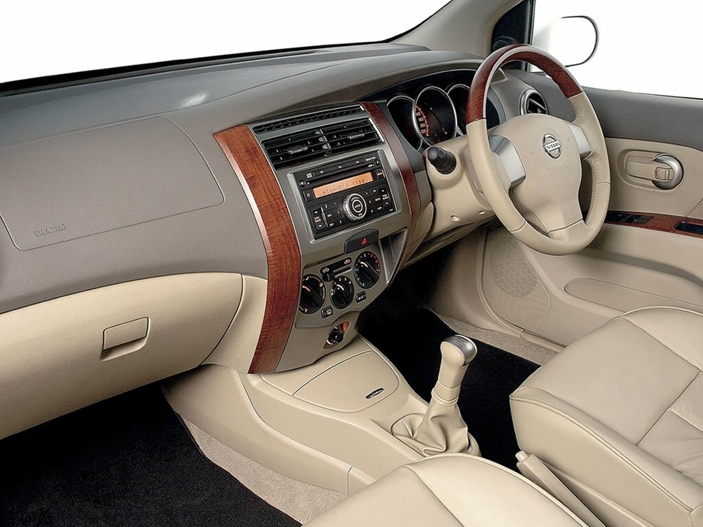 Nissan Livina, I, 2006–2013, Minivan Grand: Front cabin
