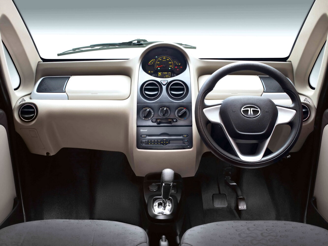 Tata Nano, I Рестайлинг, 2015–2018, Хэтчбек 5 дв.: Передняя панель