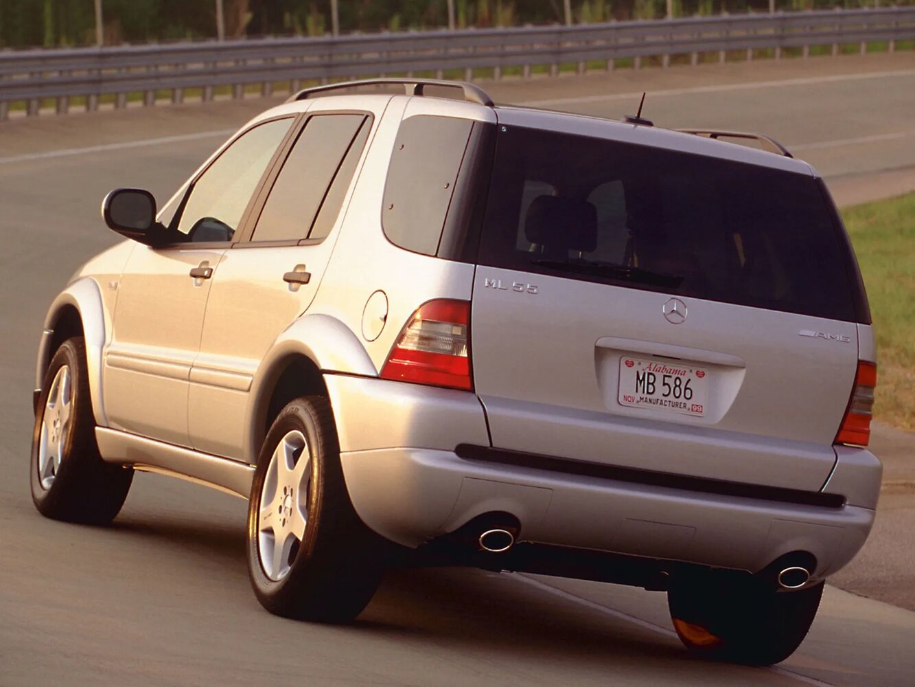 Mercedes-Benz M-Класс AMG, I (W163) Рестайлинг, 2001–2005, Внедорожник 5 дв.: Вид сзади в три четверти