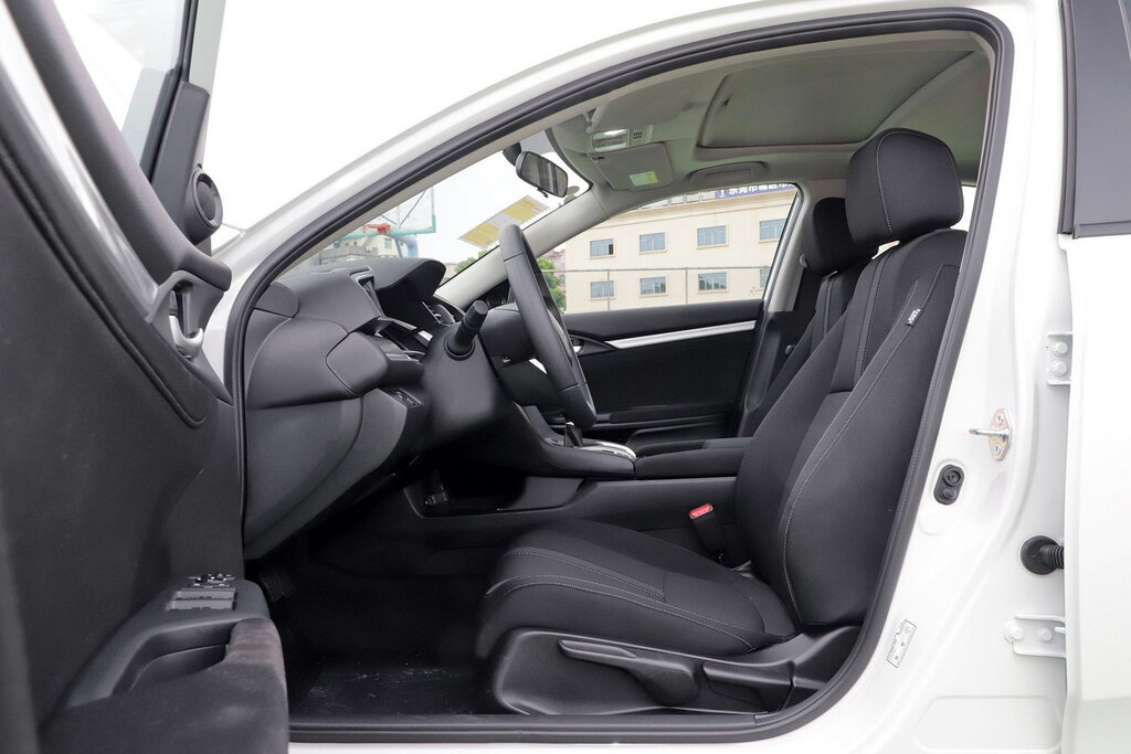 Honda Civic, 10 поколение, рестайлинг, Седан, Китай, 08.2018 - 08.2021: фото поколения 8