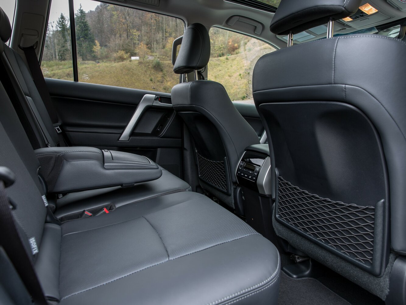 Toyota Land Cruiser Prado, 150 Series facelift 2, 2017–2020, SUV 5 door Arctic Trucks: Rear cabin