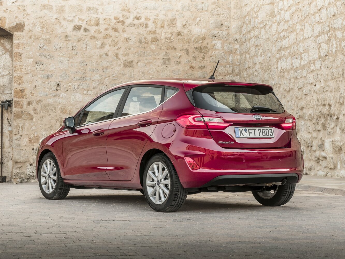 Ford Fiesta, Mk7, 2017–2021, Хэтчбек 5 дв.: Вид сзади в три четверти