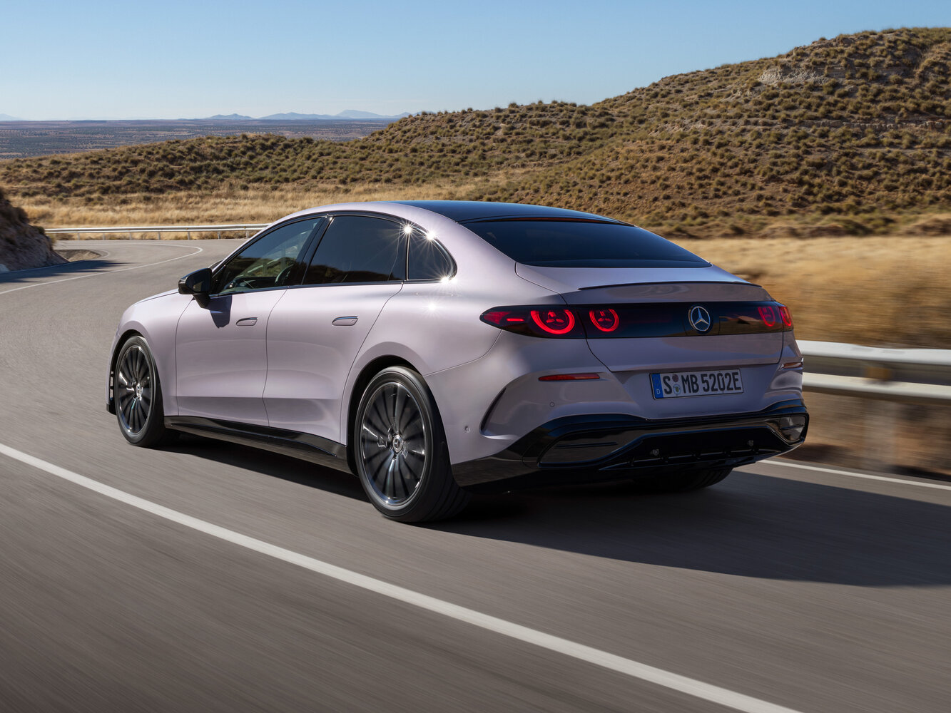 Mercedes-Benz C-Класс, electric (W520), 2026–2026, Седан: Вид сзади в три четверти