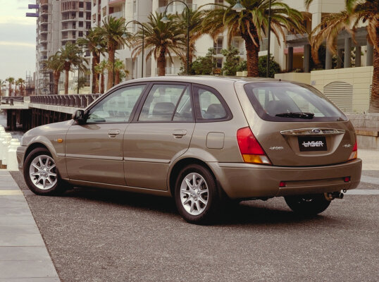 Ford Laser, IV, 1994–2003, Хэтчбек 5 дв.: Вид сзади в три четверти