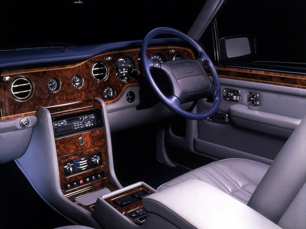 Rolls-Royce Silver Spur, Mark III, 1993–1994, Седан: Передняя часть салона
