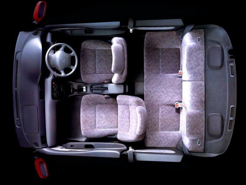 Nissan Lucino, , 1994–1999, Coupe: Front cabin