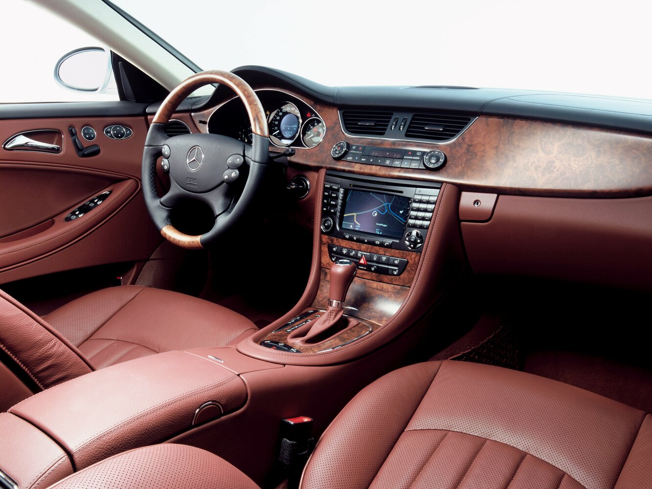Mercedes-Benz CLS, I (C219), 2004–2008, Седан: Передняя часть салона