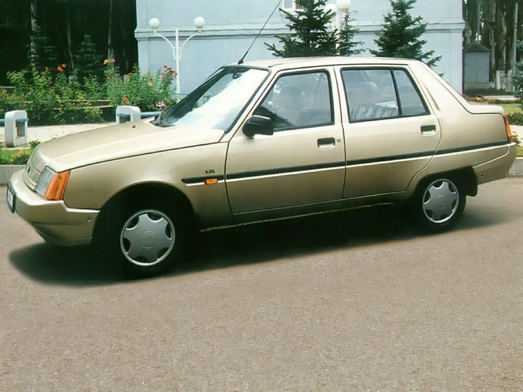 ЗАЗ 1103 «Славута», , 1999–2011, Лифтбек: Вид сбоку