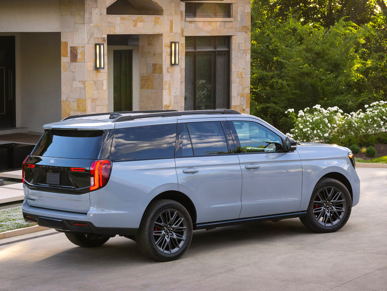 Ford Expedition, V, 2024–2026, Внедорожник 5 дв.: Вид сзади в три четверти