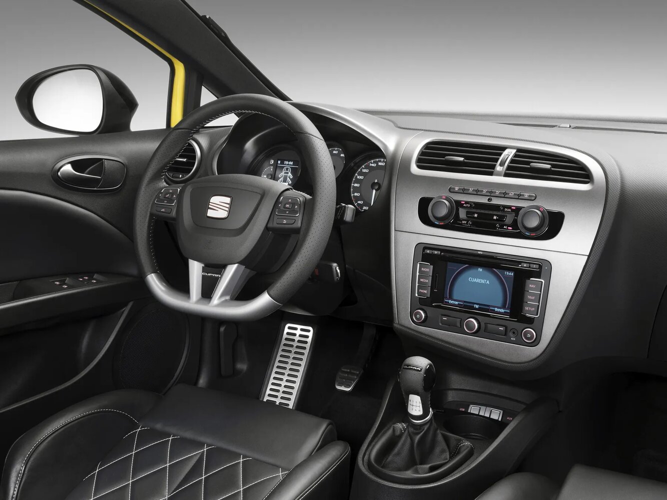 SEAT Leon Cupra, II facelift, 2009–2012, Hatchback 5 door R: Front cabin
