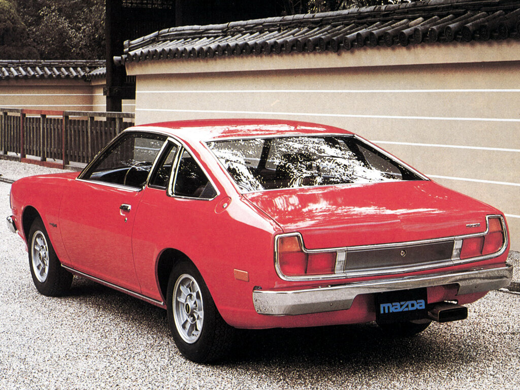 Mazda RX-5, , 1976–1980, Фастбек: Rear three-quarter view