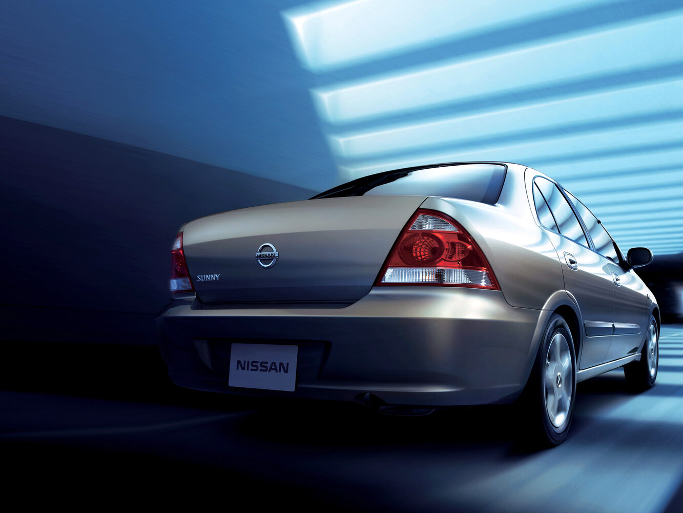 Nissan Sunny, B10, 2006–2012, Sedan: Rear three-quarter view